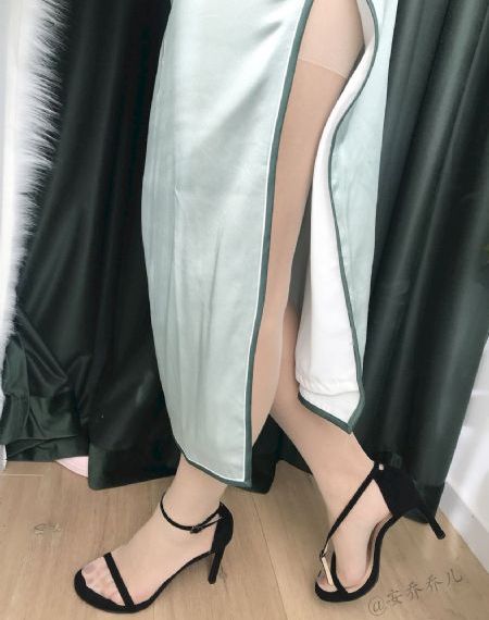 黑色丝袜美腿美女被躁翻视频_蓝光在线观看高清