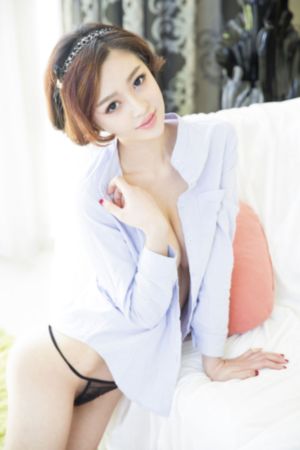 桌子底下跪含着开会_BD超清在线观看