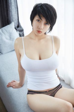 国模晴晴棚拍人体摄影_高清完整版观看