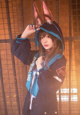 美女光着全身让男人玩_日韩在线观看