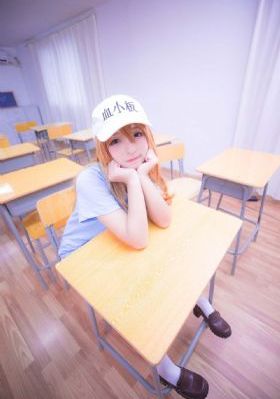 后厨美妇雪臀迎合_DVD免费观看视频